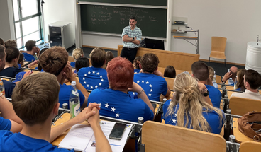 Die Teilnehmer der Sommerakademie im Hörsaal.