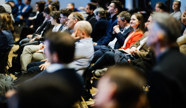 Publikum bei der Diskussion zur Verteidigung in der EU.